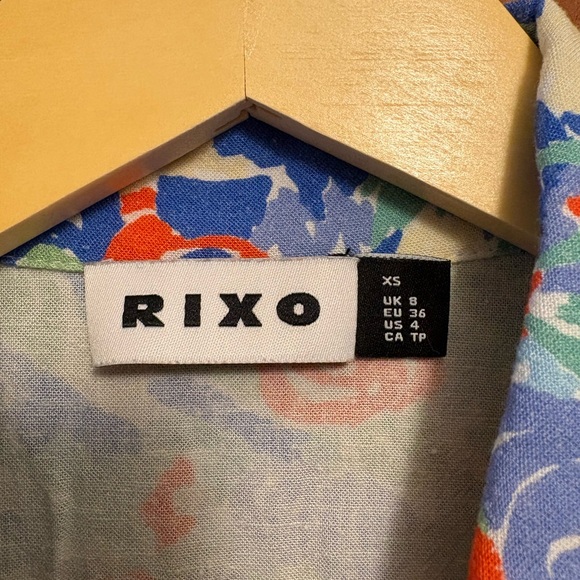 Rixo Floral Tie-Front Cropped Sleeveless Top | retro summer vibes 💐☀️ - Picture 3 of 6